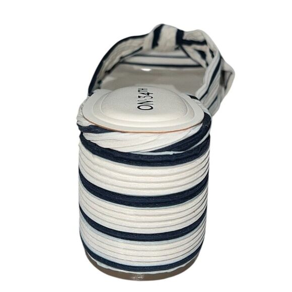 On 34th Women's Gaiaa Bow Block-Heel Dress Sandals, size 10M - Picture 4 of 5